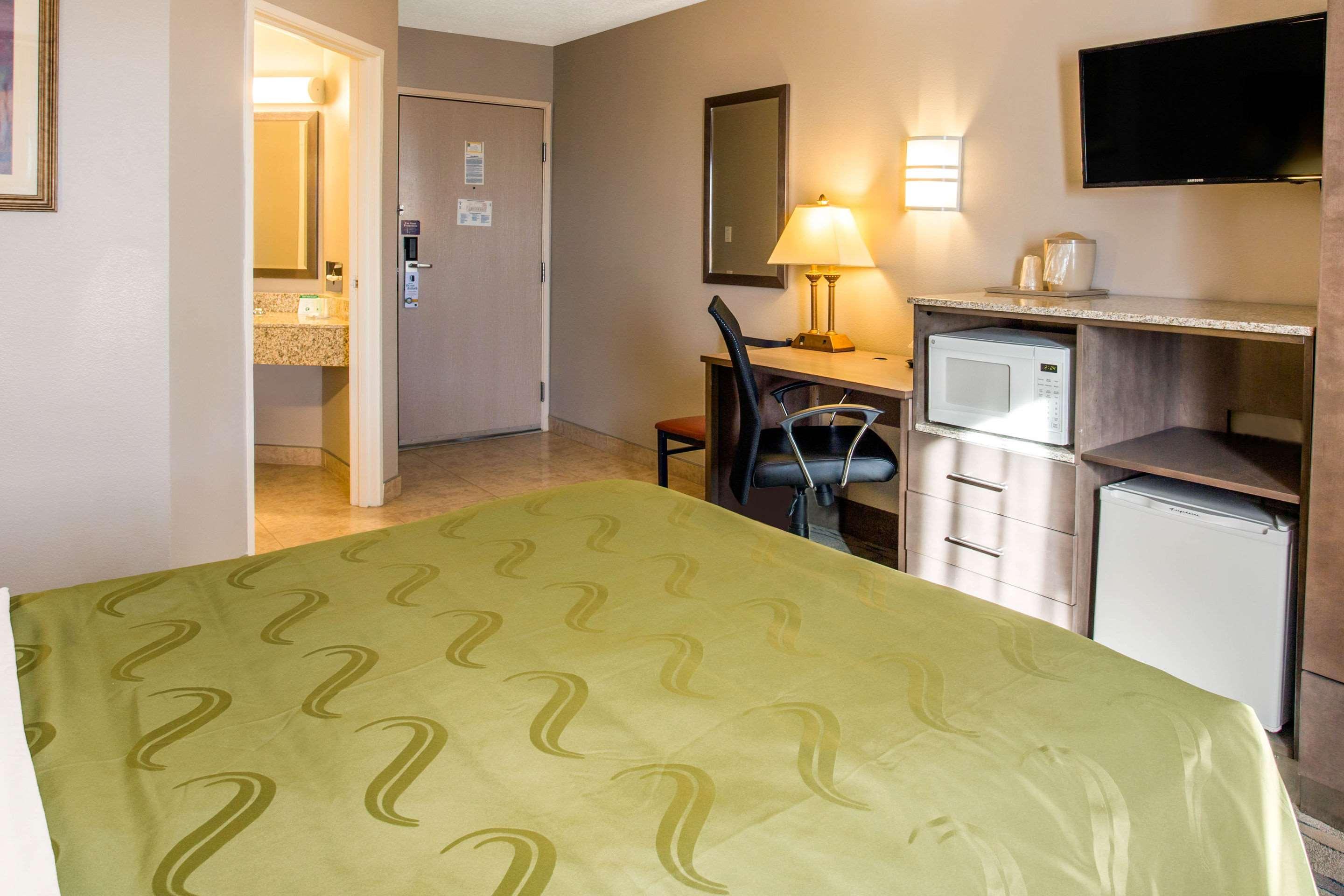 Quality Inn Moriarty Экстерьер фото