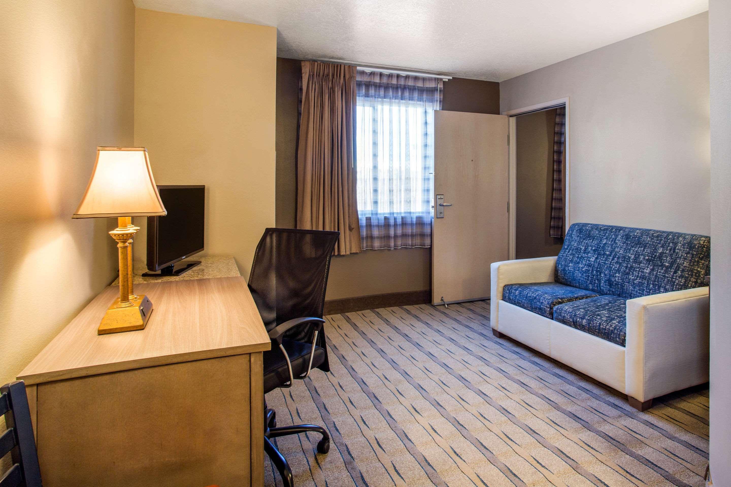 Quality Inn Moriarty Экстерьер фото