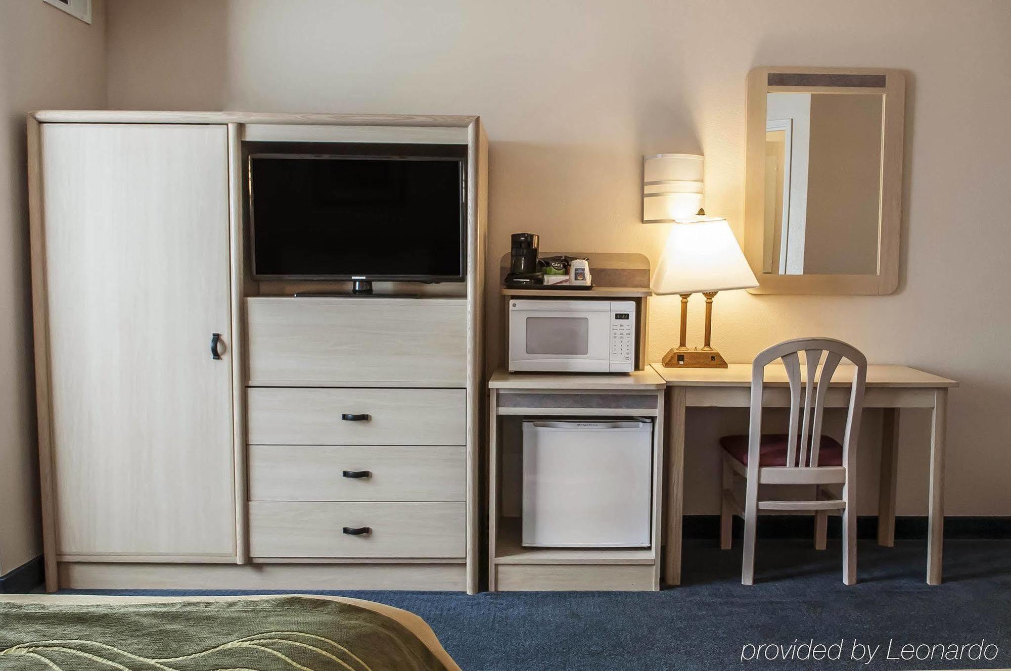 Quality Inn Moriarty Экстерьер фото