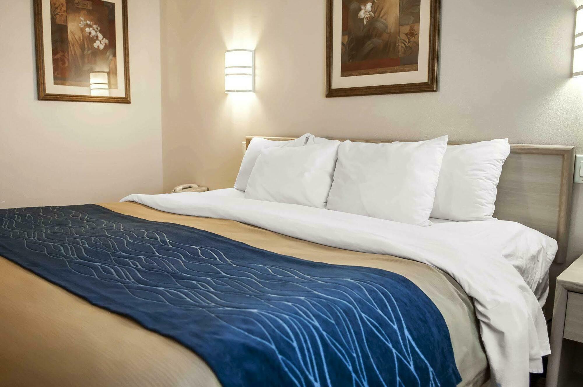 Quality Inn Moriarty Экстерьер фото